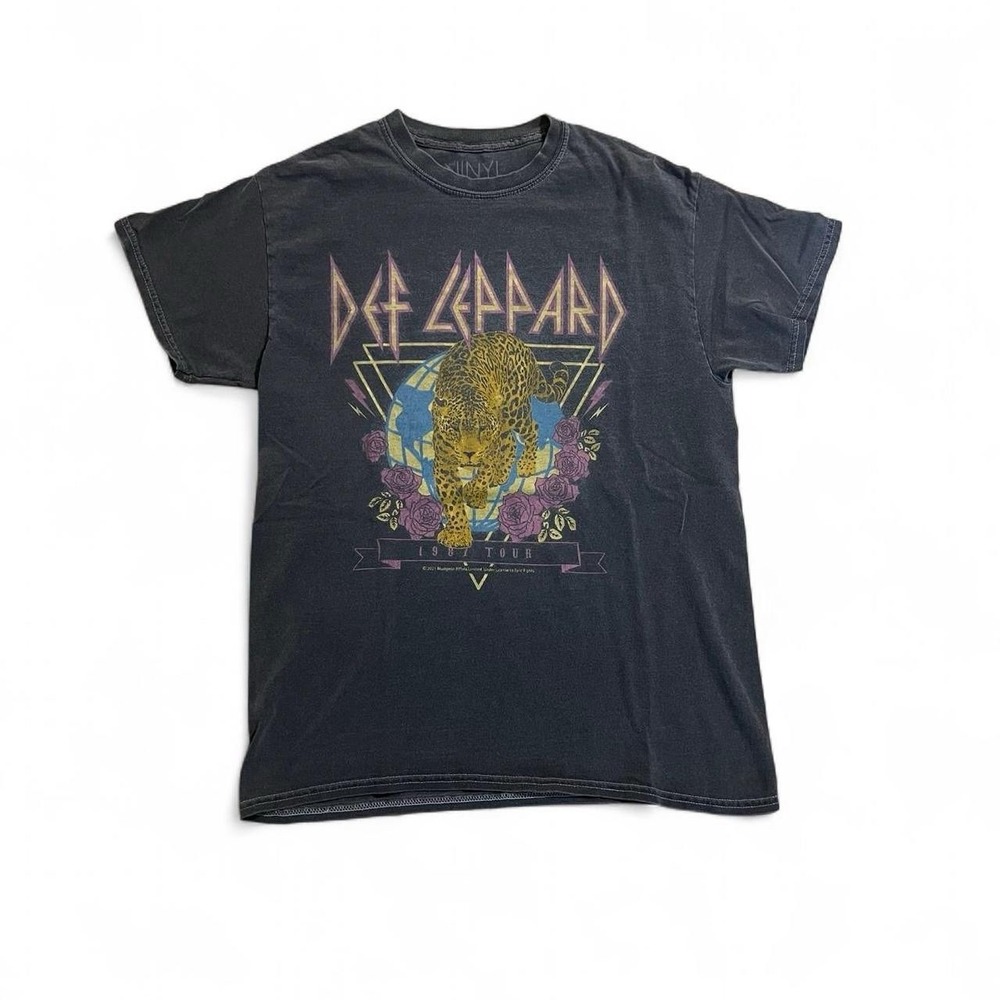 Def Leppard Short Sleeve Graphic T-Shirt Size Small Faded Black Gray Rock Goth